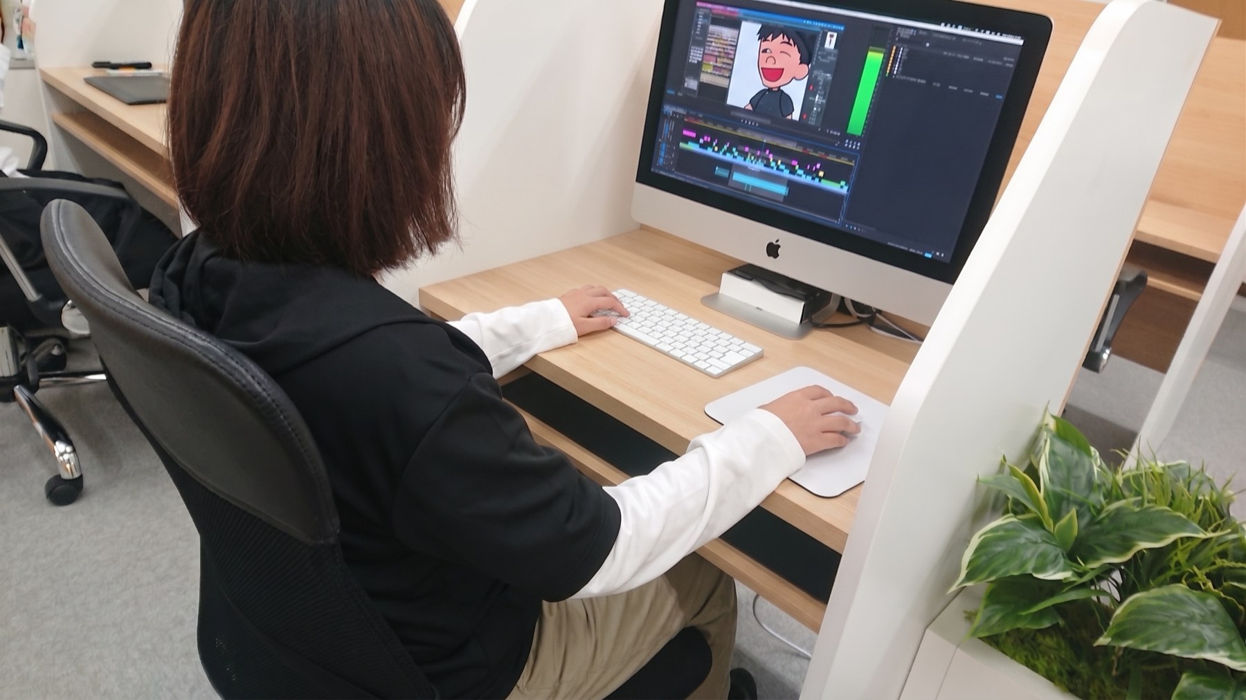 豊田スタジオで制作する様子
